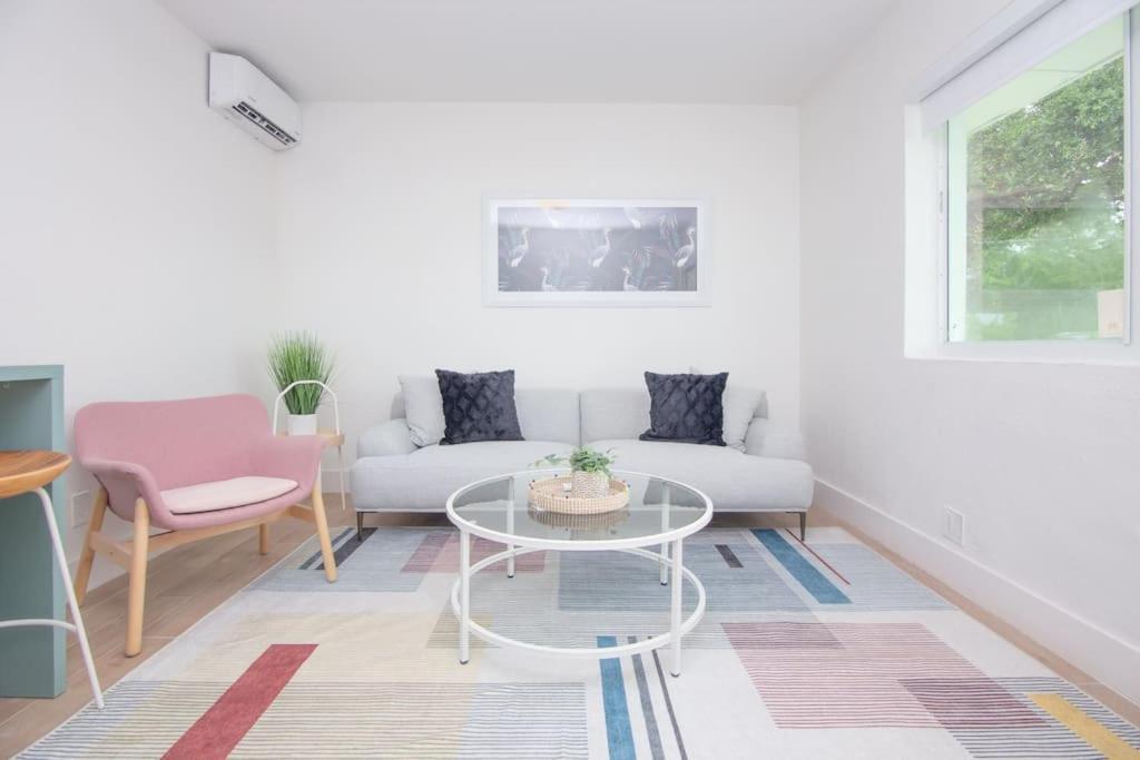 Stylish One Bedroom Apartment In El Portal #4 Маямі Екстер'єр фото